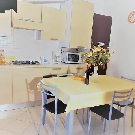 Iris 20 In Posizione Strategica, Indipendente, All'interno Del Villaggio Dei Fiori Apartman Caorle