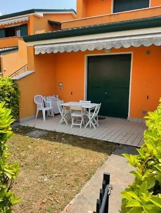 Apartamento Iris 20 In Posizione Strategica, Indipendente, All'interno Del Villaggio Dei Fiori Caorle